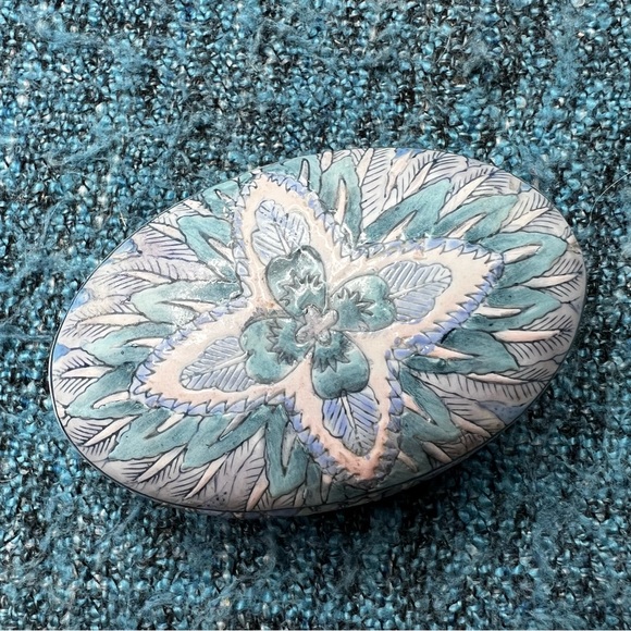 Vintage Heygill & HFP Macau Hand Painted China Ceramic Trinket Box with Lid - Picture 4 of 10